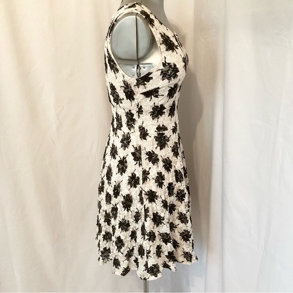Suzy Shier Lacy Floral Sleeveless Dress M - Picture 5 of 7
